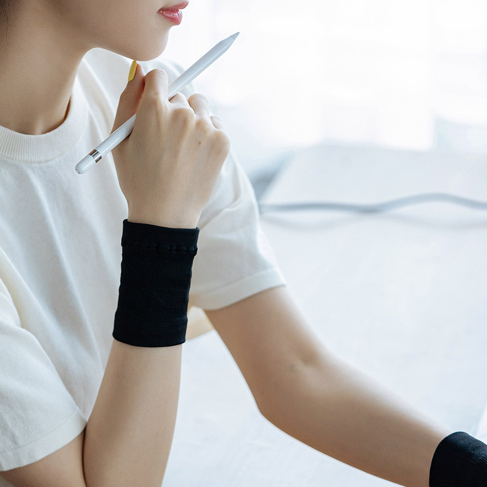 헬스앤메디프리즘 에어로쿨 테이핑 손목 아대 썸네일 2