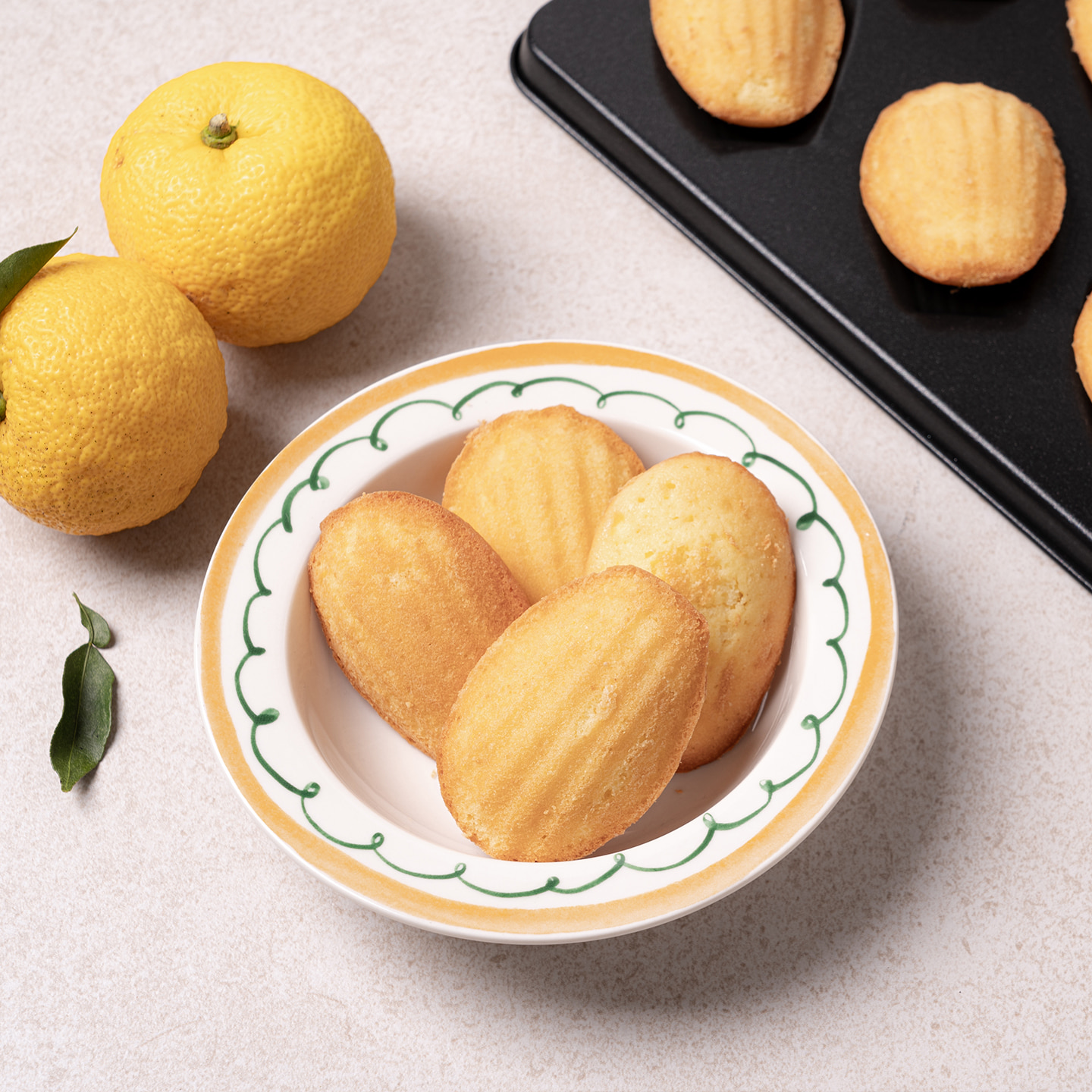 네니아 우리밀 베이커리 유자마들렌